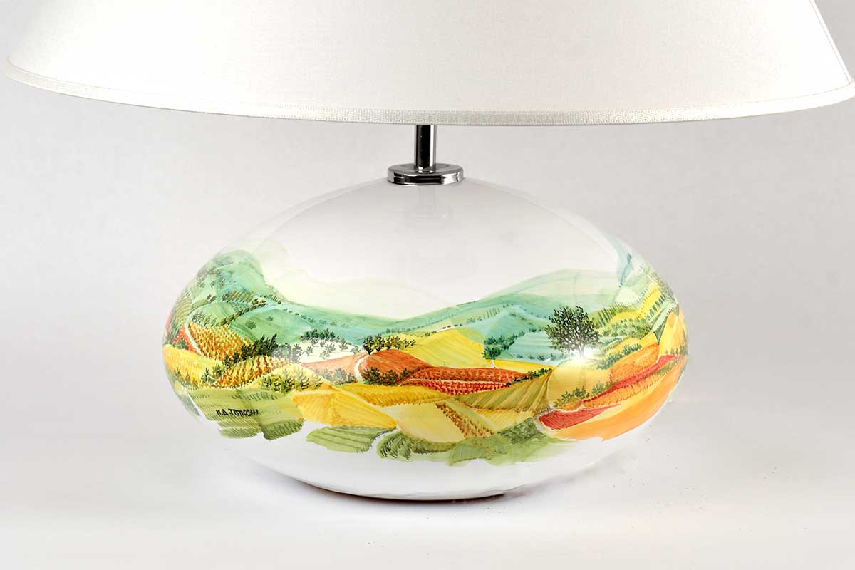 Lampada in ceramica "Paesaggio umbro" dipinta a mano da Materia Ceramica Umbria Perugia